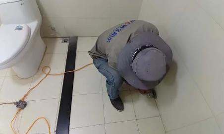 乌兰卫生间补漏